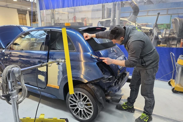 Preparazione auto per verniciatura